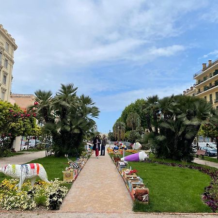 Menton Centre Vue Imprenable Sur Mer Et Jardin Bioves Exterior foto